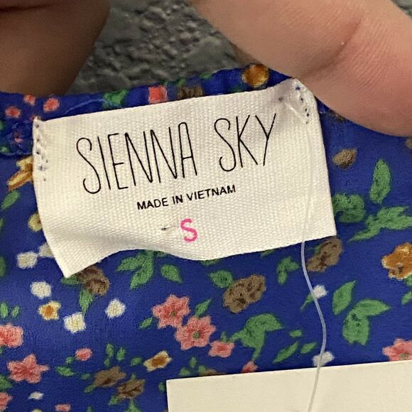 Sienna Sky Blue Floral Print Short Sleeve Top Size Small - Picture 5 of 6
